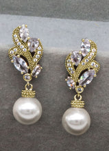 Load image into Gallery viewer, Bridal Earring 1663
