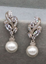 Load image into Gallery viewer, Bridal Earring 1663