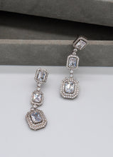Load image into Gallery viewer, Bridal Earring 1659