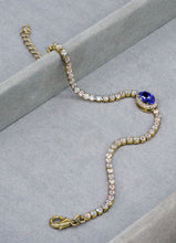 Load image into Gallery viewer, Bridal Bracelet 574