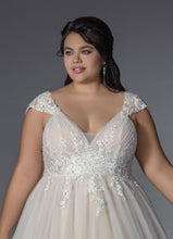 Load image into Gallery viewer, Bridal 202001 Plus
