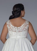 Load image into Gallery viewer, Bridal 202032 Plus
