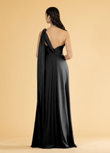 Load image into Gallery viewer, Bridesmaid 81014
