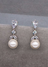 Load image into Gallery viewer, Bridal Earring 1664
