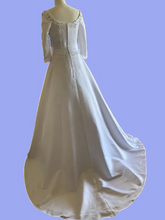 Load image into Gallery viewer, Style 224
